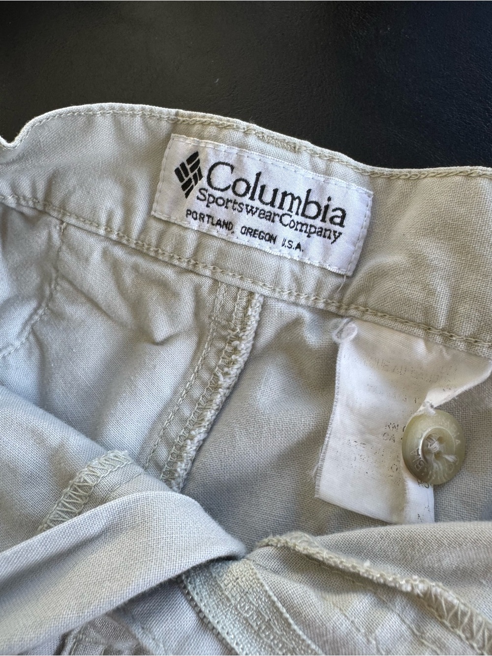 Vintage Portland Columbia Light Beige Outdoor Cargo shorts with Branded Button